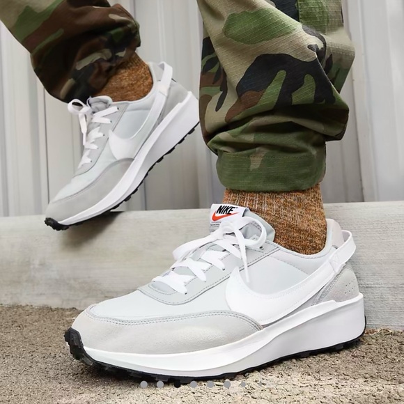 Nike Men's Light Gray and White Nike Waffle Debut Sneakers - Picture 7 of 7